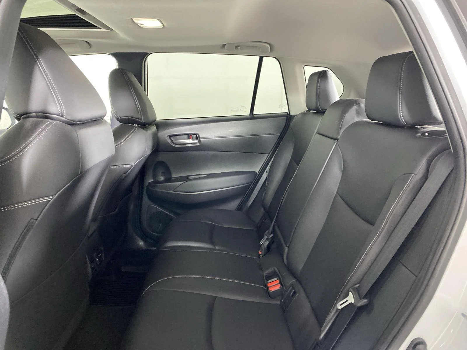 Used 2024 Wind Chill Pearl Toyota XLE image 24