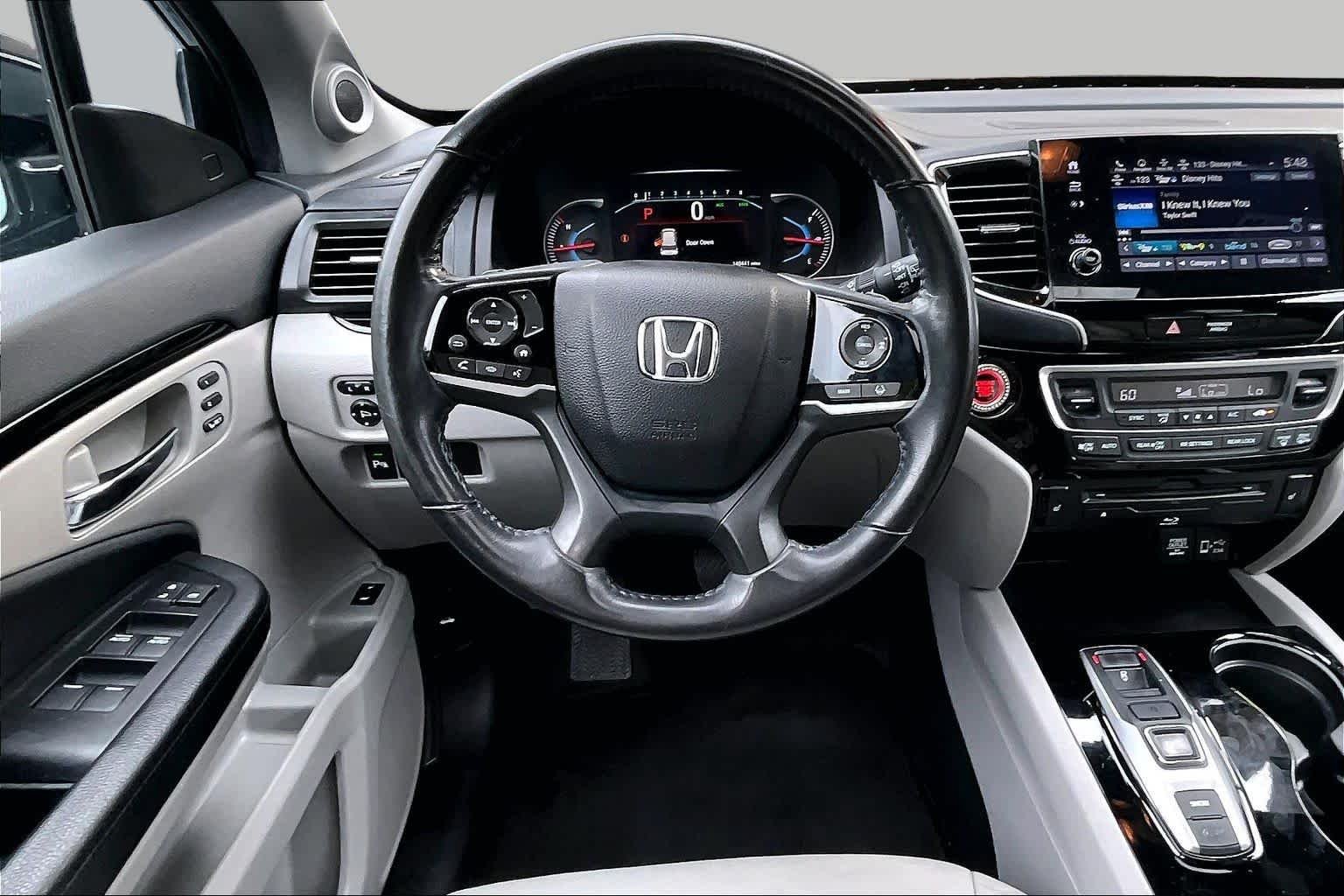 Used 2019 Steel Sapphire Metallic Honda Touring 8-Passenger image 6