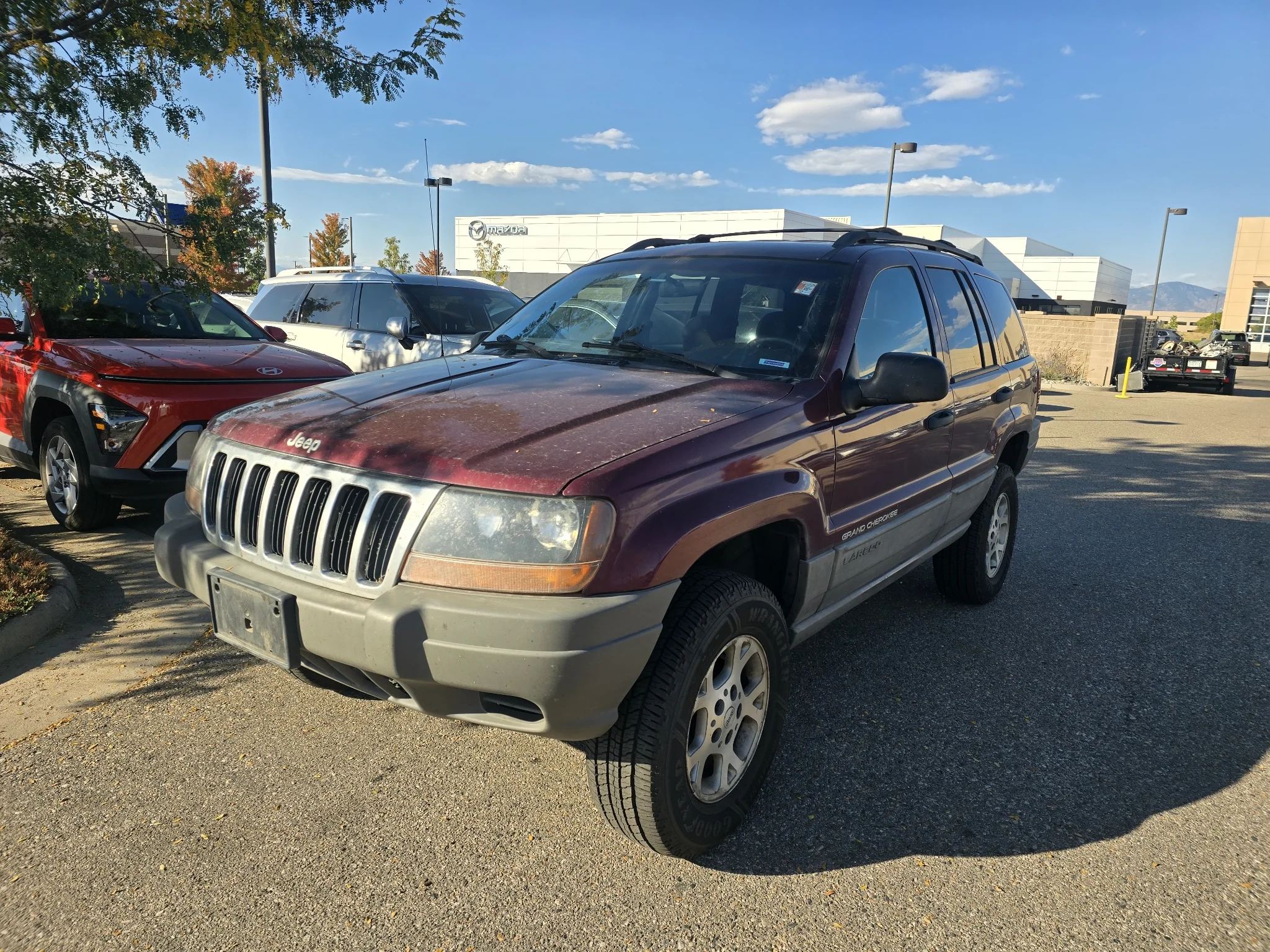 Used 2000 Flame Red Clearcoat Jeep Laredo image 11