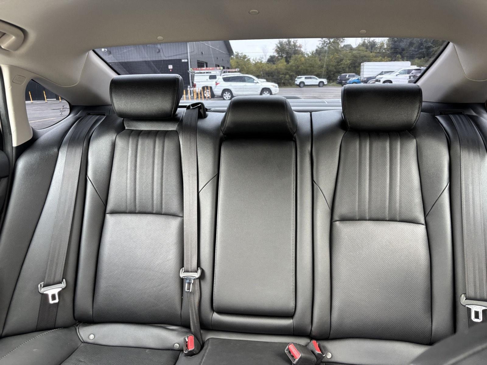Used 2020 Platinum White Pearl Honda EX-L image 21