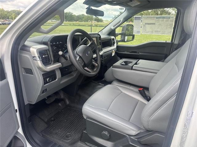 2025 Ford F-450 Super Duty Chassis Cab XL - Photo 29