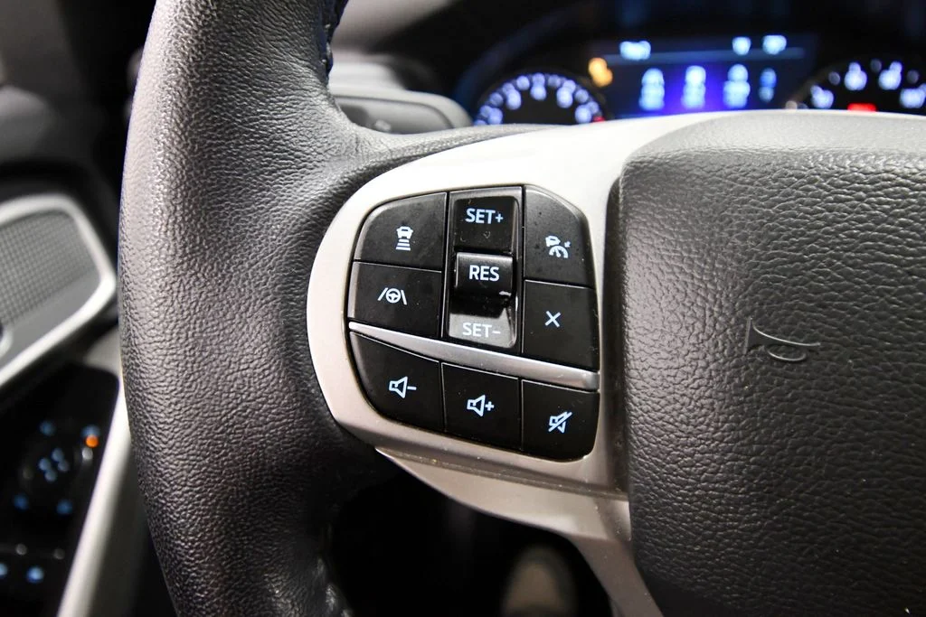 Used 2022 Blue Ford Limited image 21