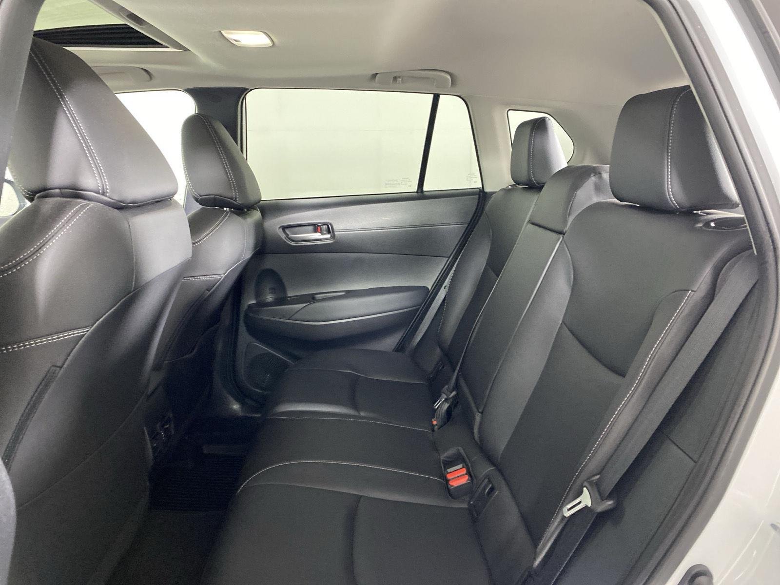 Used 2024 Wind Chill Pearl Toyota XLE image 24