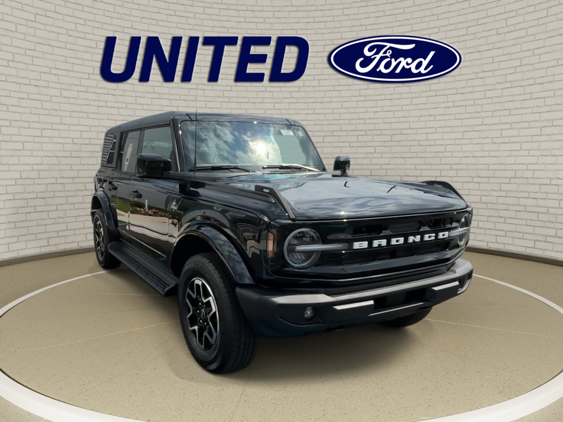 New 2026 Shadow Black Ford Outer Banks® image 3