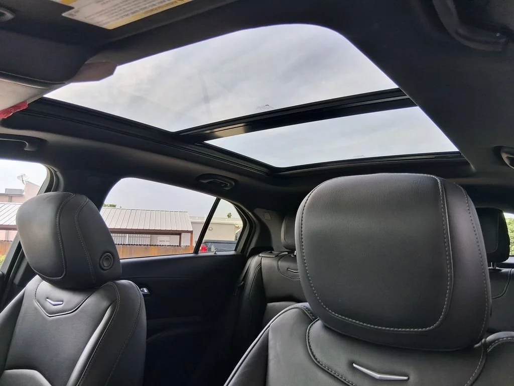 Used 2022 Crystal White Tricoat Cadillac Premium Luxury image 20