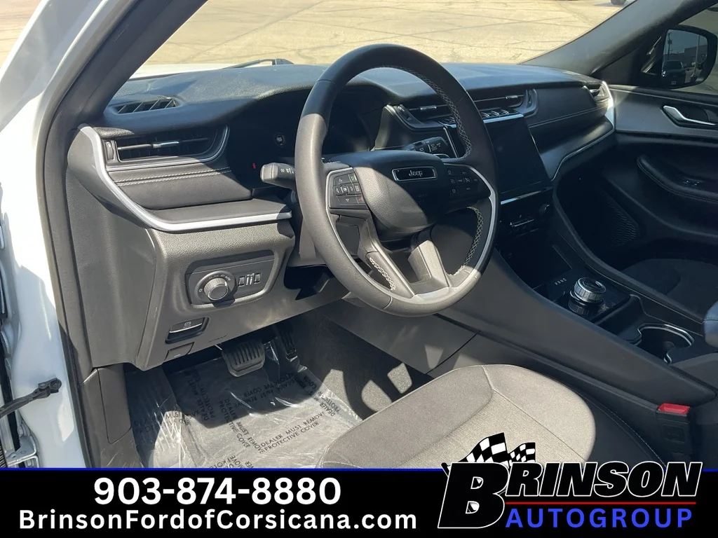 Used 2024 Bright White Clearcoat Jeep Laredo image 28