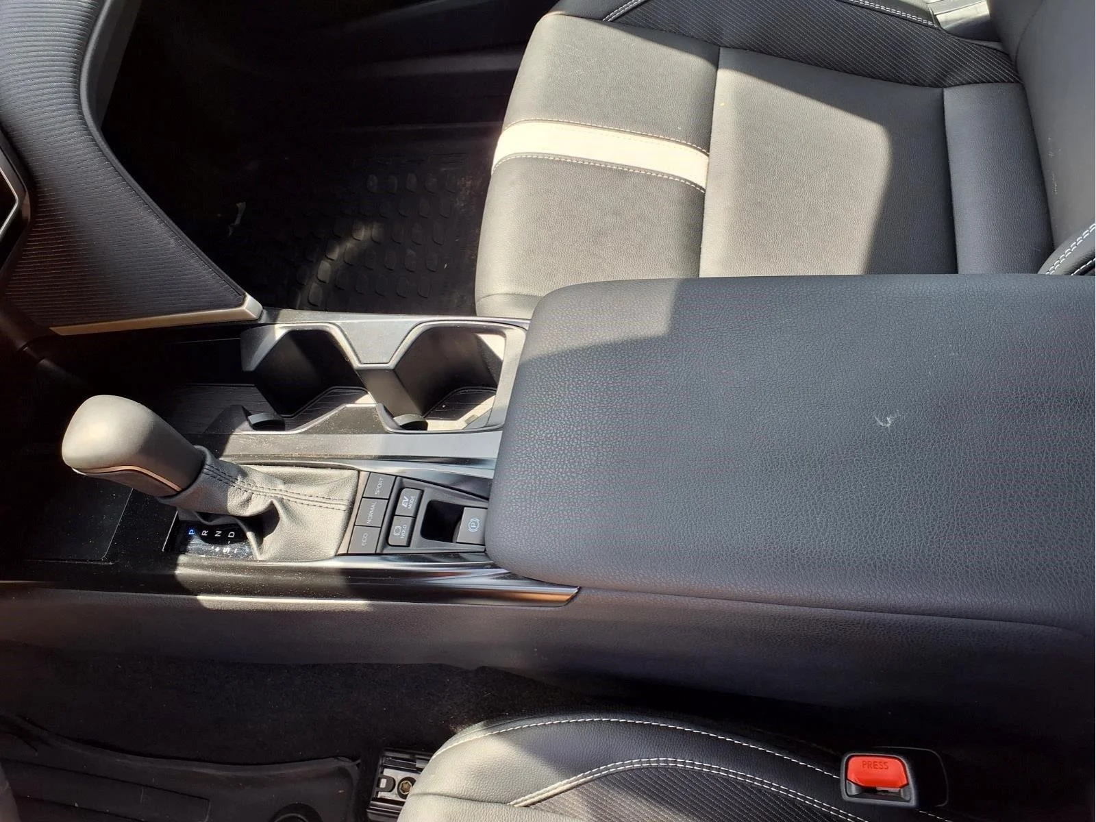 Used 2026 Reservoir Blue TOYOTA SE AWD image 25