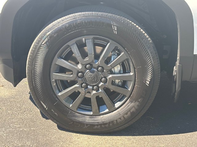 Used 2025 White Toyota 1958 image 7
