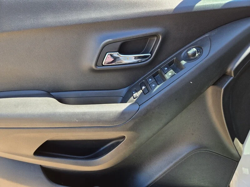 Used 2016 Summit White Chevrolet LT image 14
