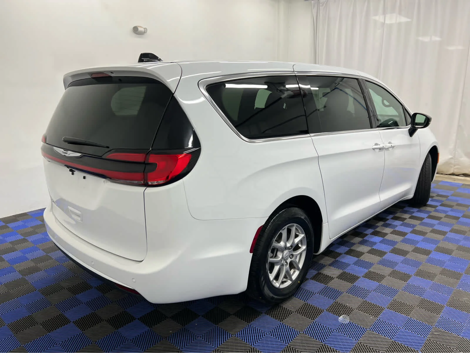 Used 2026 Bright White Clearcoat Chrysler Select image 6