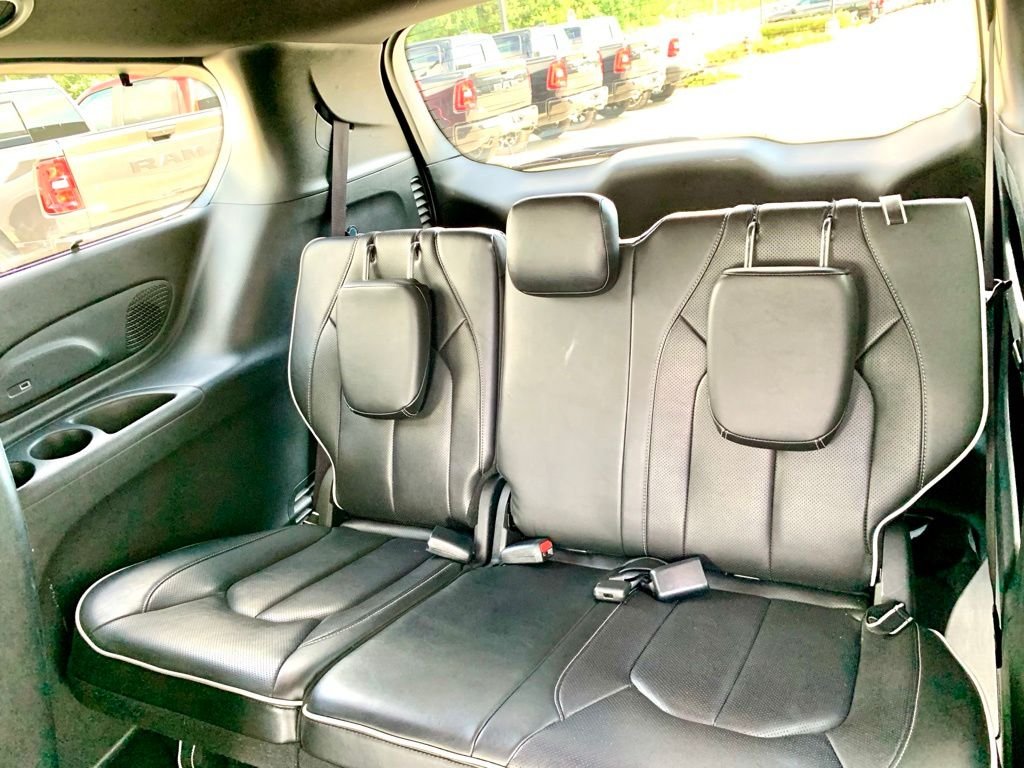 Used 2025 White Chrysler Limited image 19