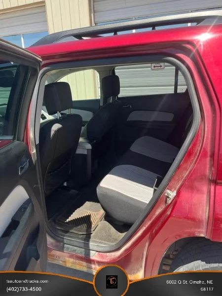 Used 2011 Red GMC SLT Sport Utility 4D image 14