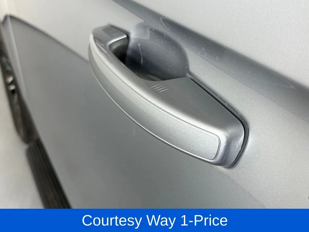 Used 2024 Silver Ford XLT image 13
