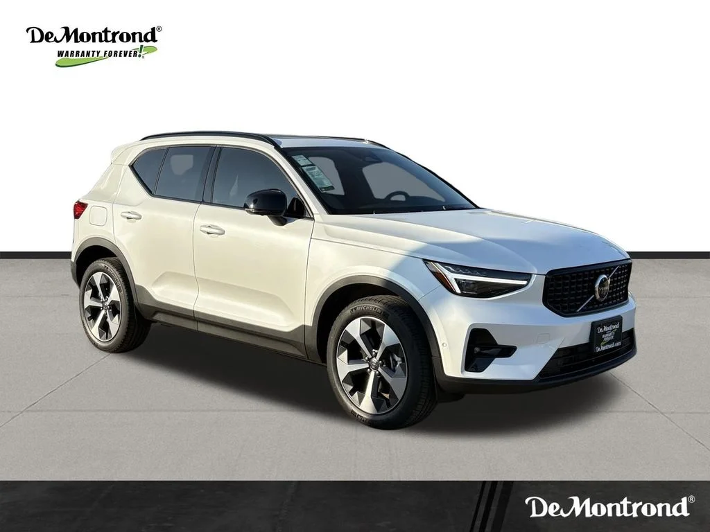 New 2026 Crystal White Volvo Plus image 3