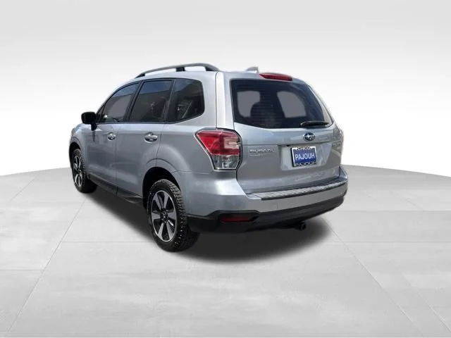 Used 2017 Silver Subaru 2.5i image 3