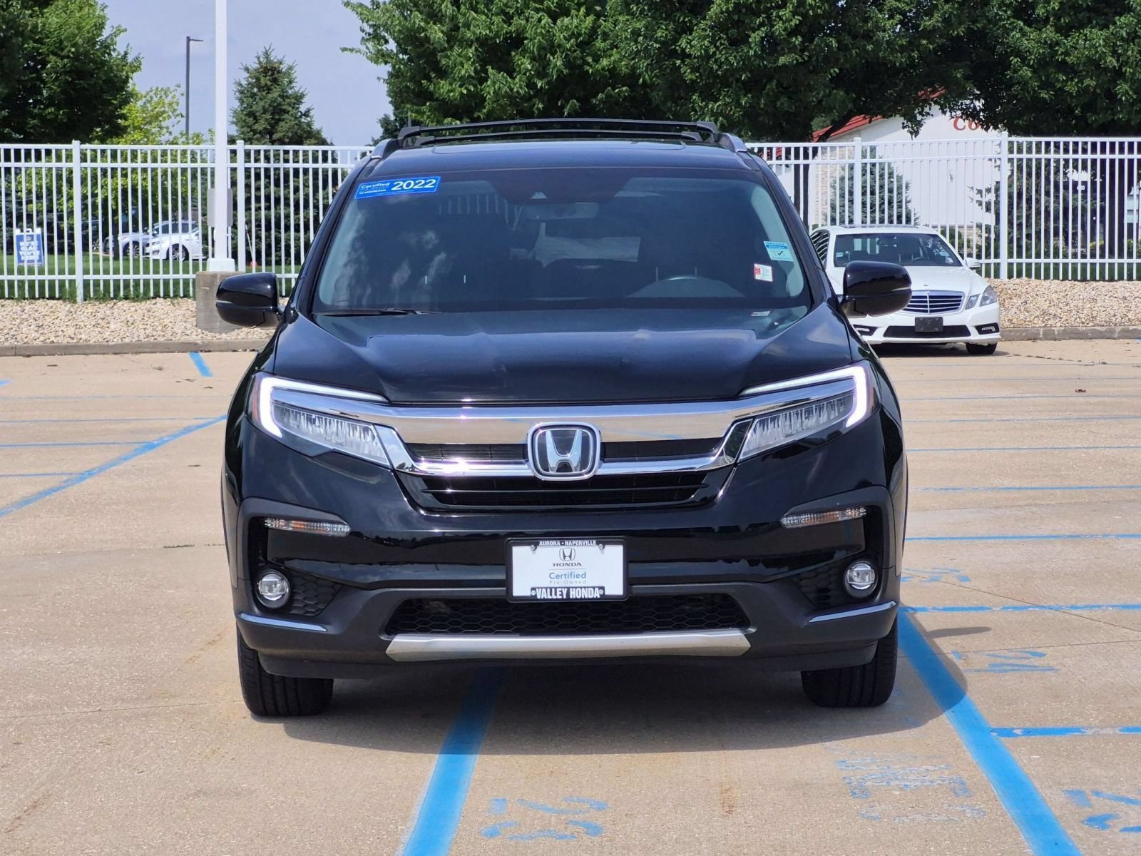 Certified Used 2022 Crystal Black Pearl Honda Touring 7-Passenger image 3