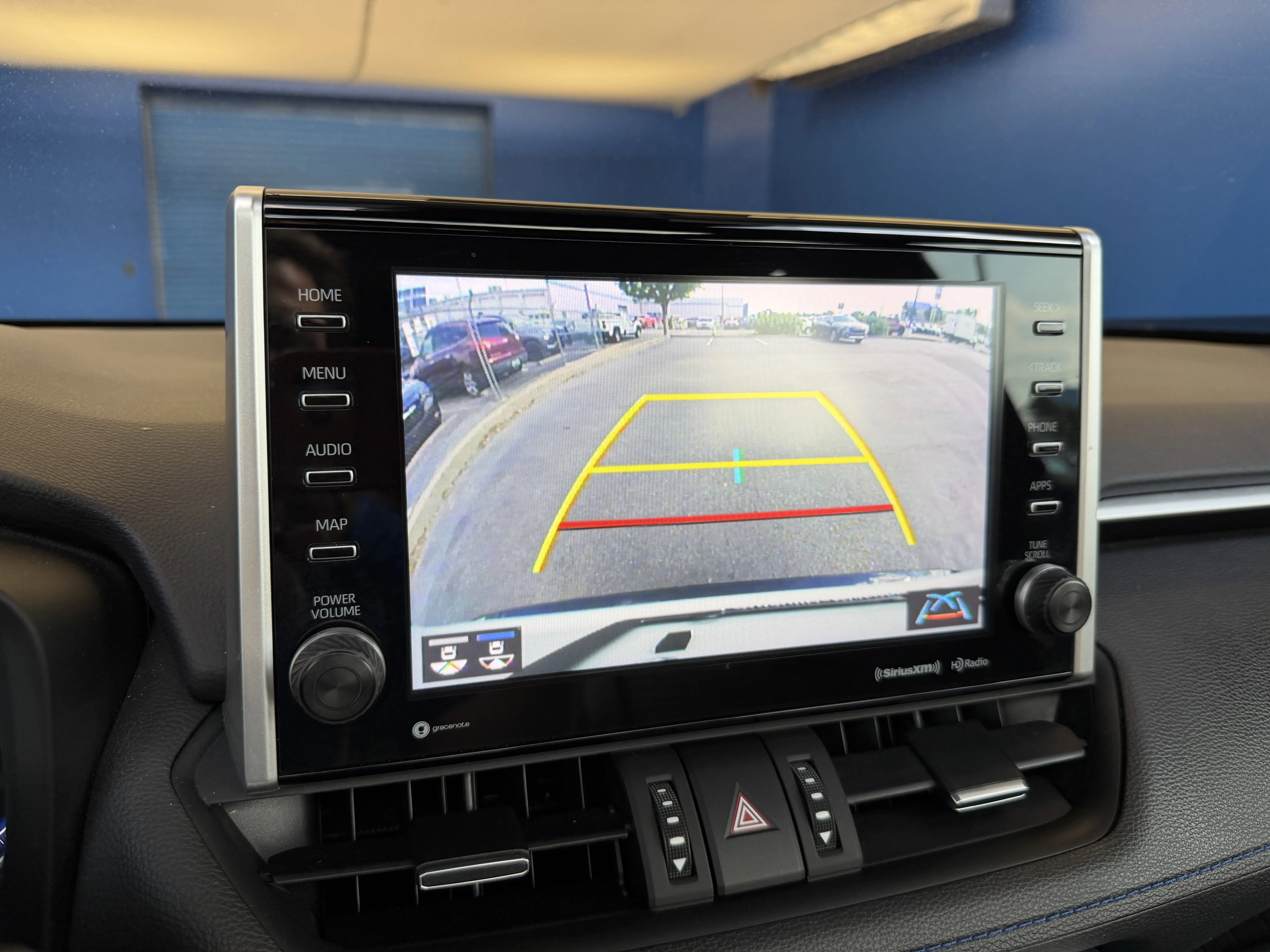 Used 2022 Blizzard Pearl/Midnight Black Metallic Toyota Hybrid XSE image 21