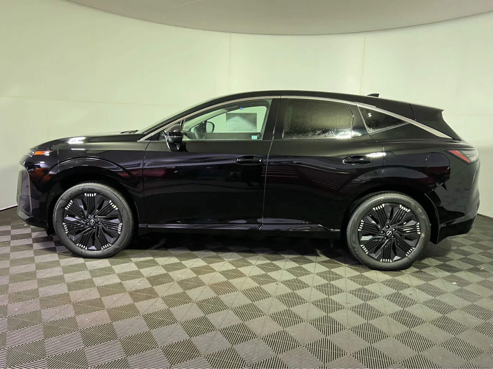 New 2026 SUPER BLAC Nissan Platinum image 4