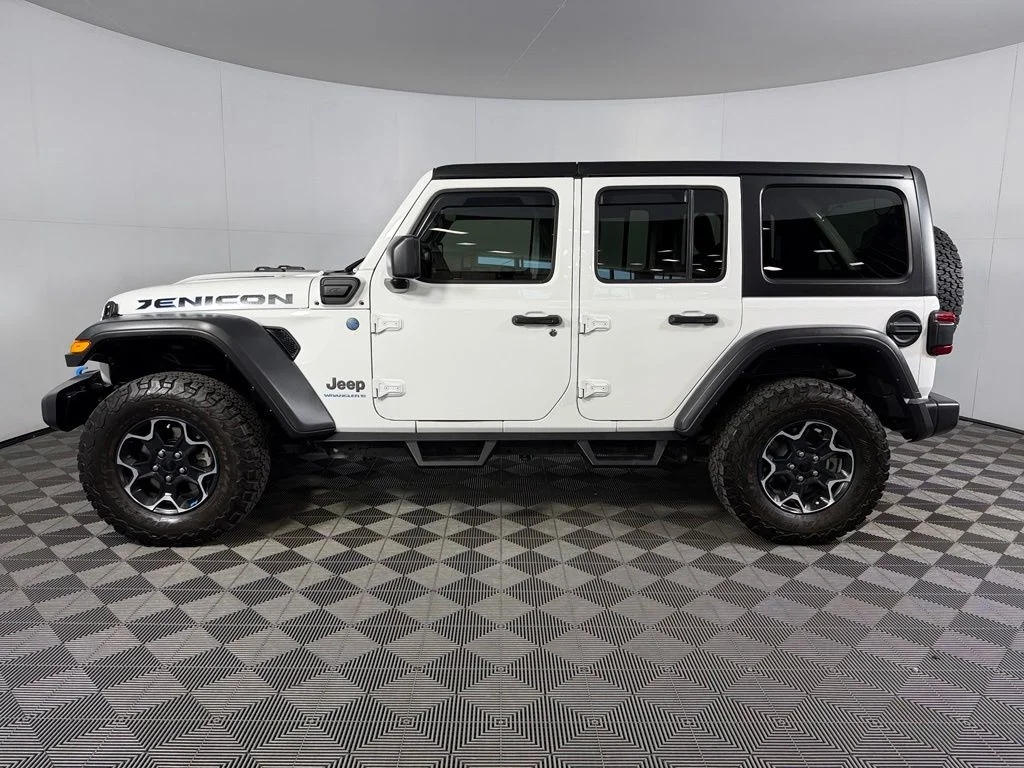 Used 2023 White Jeep Rubicon 4xe image 10