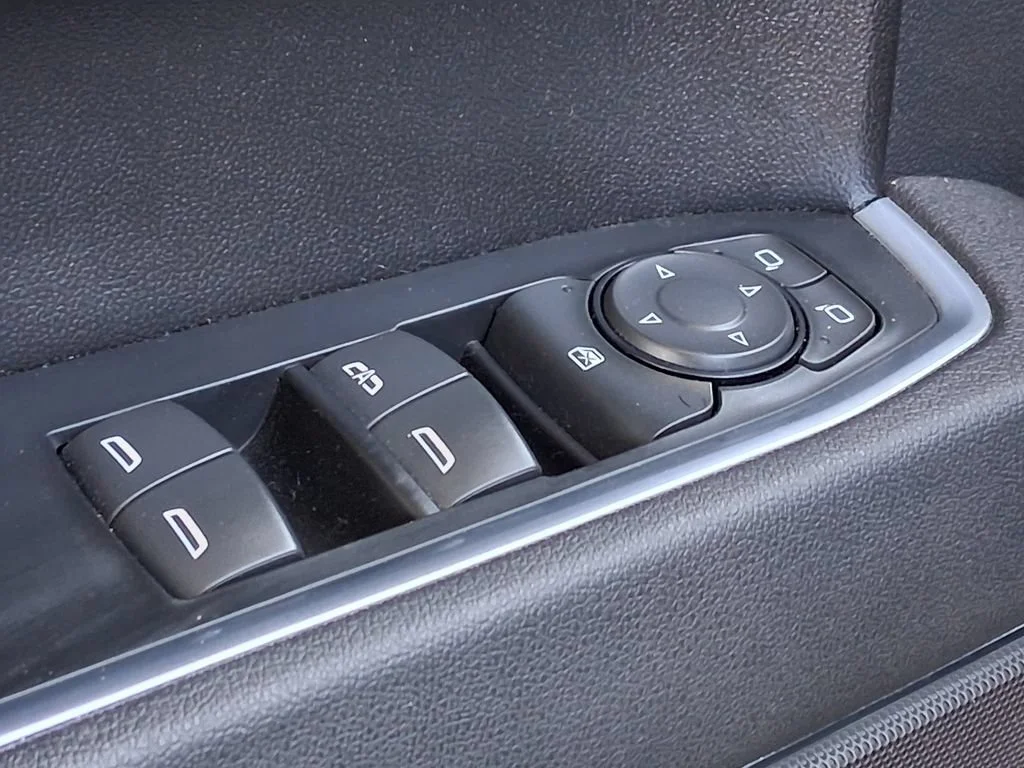 Used 2025 Sterling Gray Metallic Chevrolet LT Trail Boss image 18