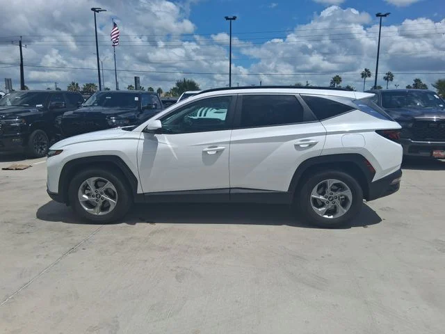 Used 2024 White Hyundai SEL image 4