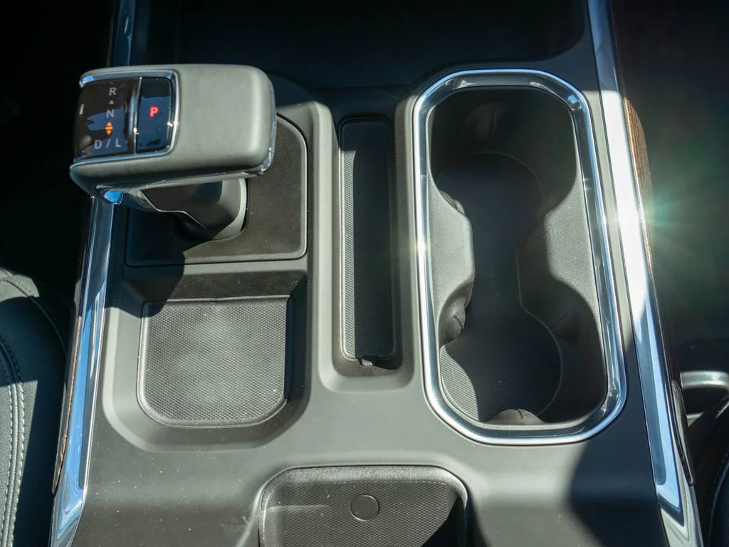 New 2026 Summit White GMC Elevation image 28