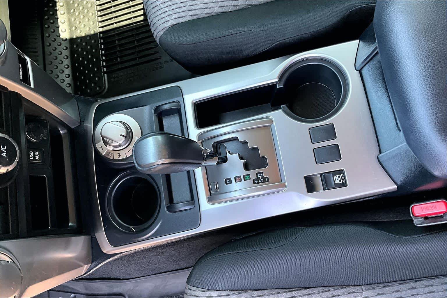 Used 2019 Classic Silver Metallic Toyota SR5 image 15