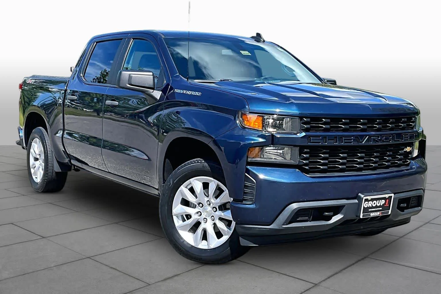 Used 2022 Northsky Blue Metallic Chevrolet Custom image 3