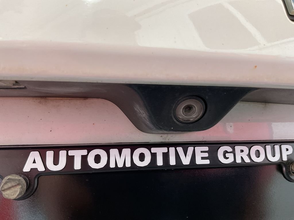 Used 2015 White Jeep Limited image 8