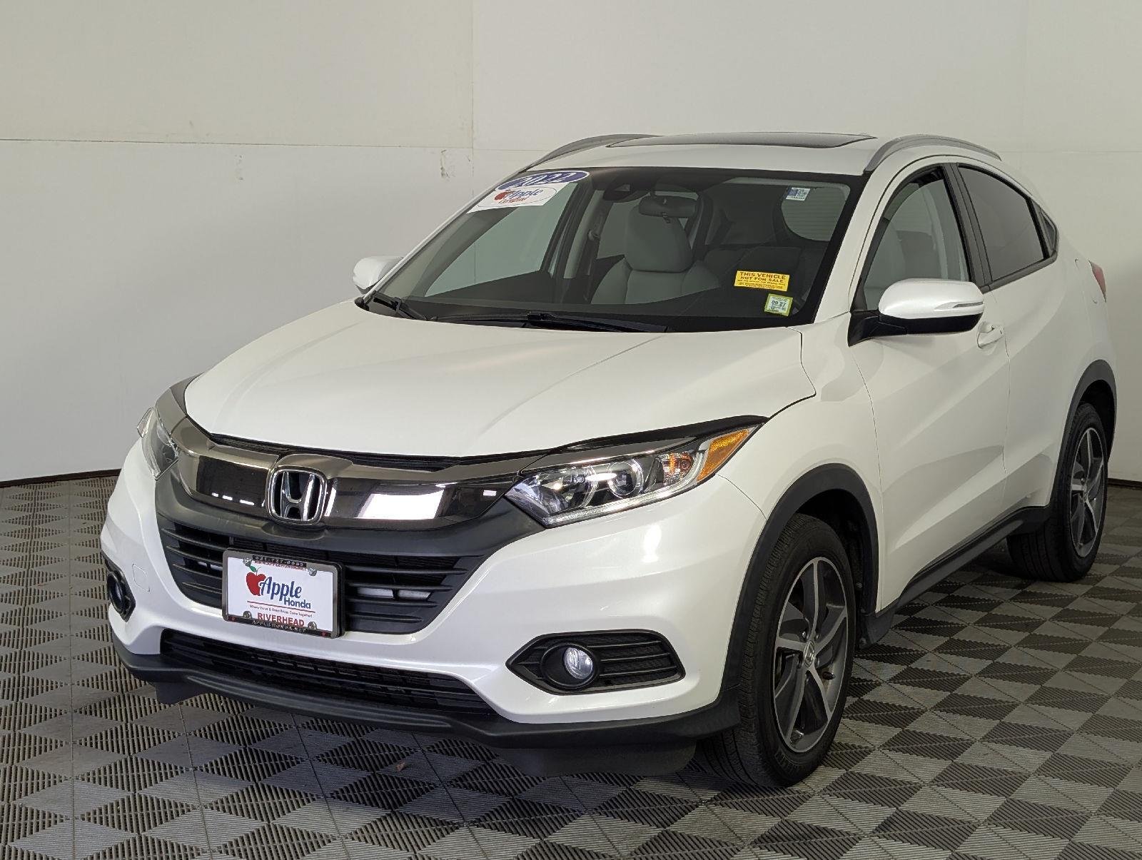 Used 2022 Platinum White Pearl Honda EX image 3