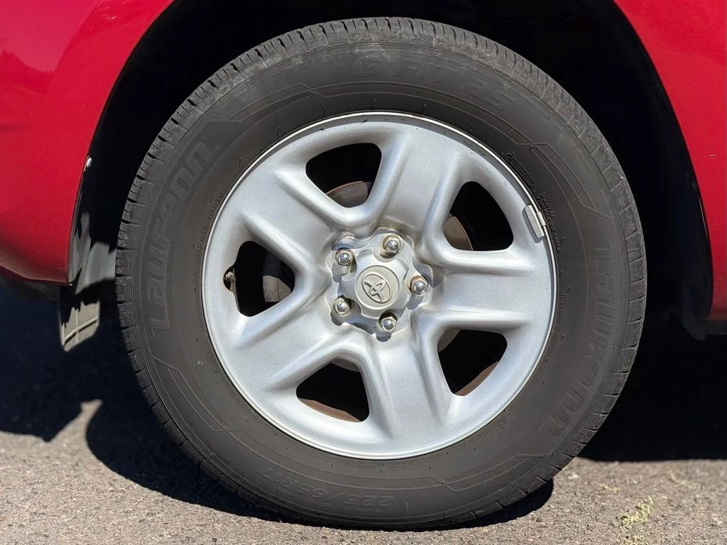 Used 2007  Toyota Base image 9
