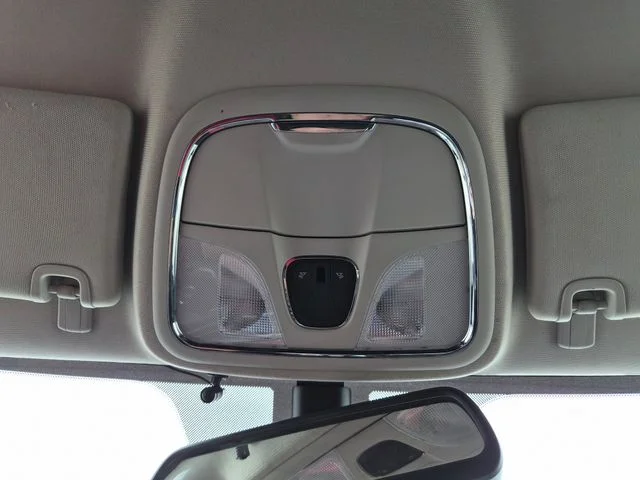 Used 2017 Silver Jeep Latitude image 36