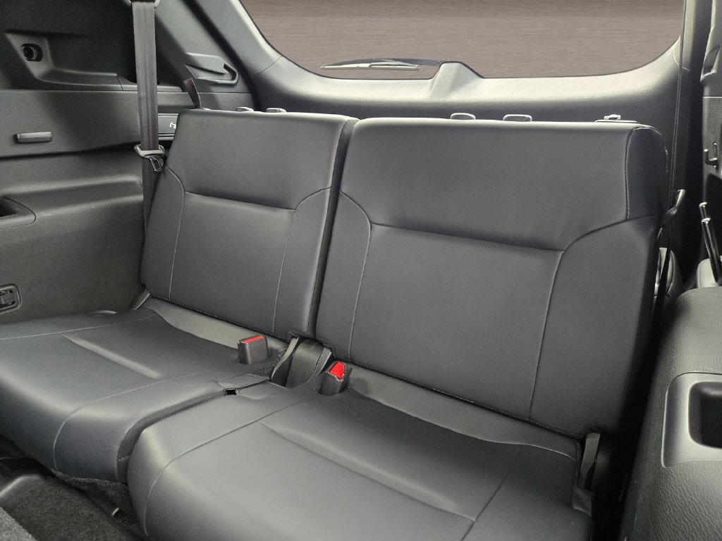 Used 2025 Blue Mitsubishi SE image 13