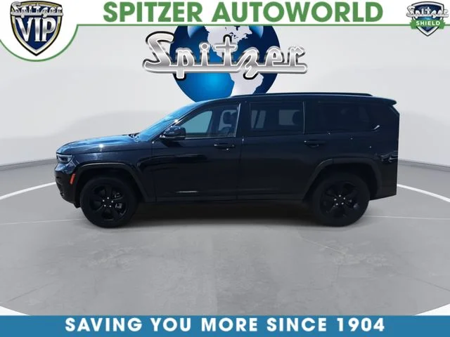 Used 2022 Black Jeep Altitude image 5