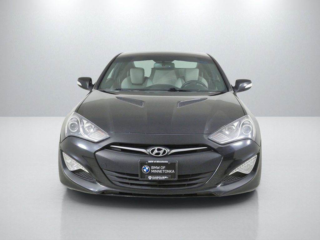 Used 2015 Black Hyundai 3.8 image 3