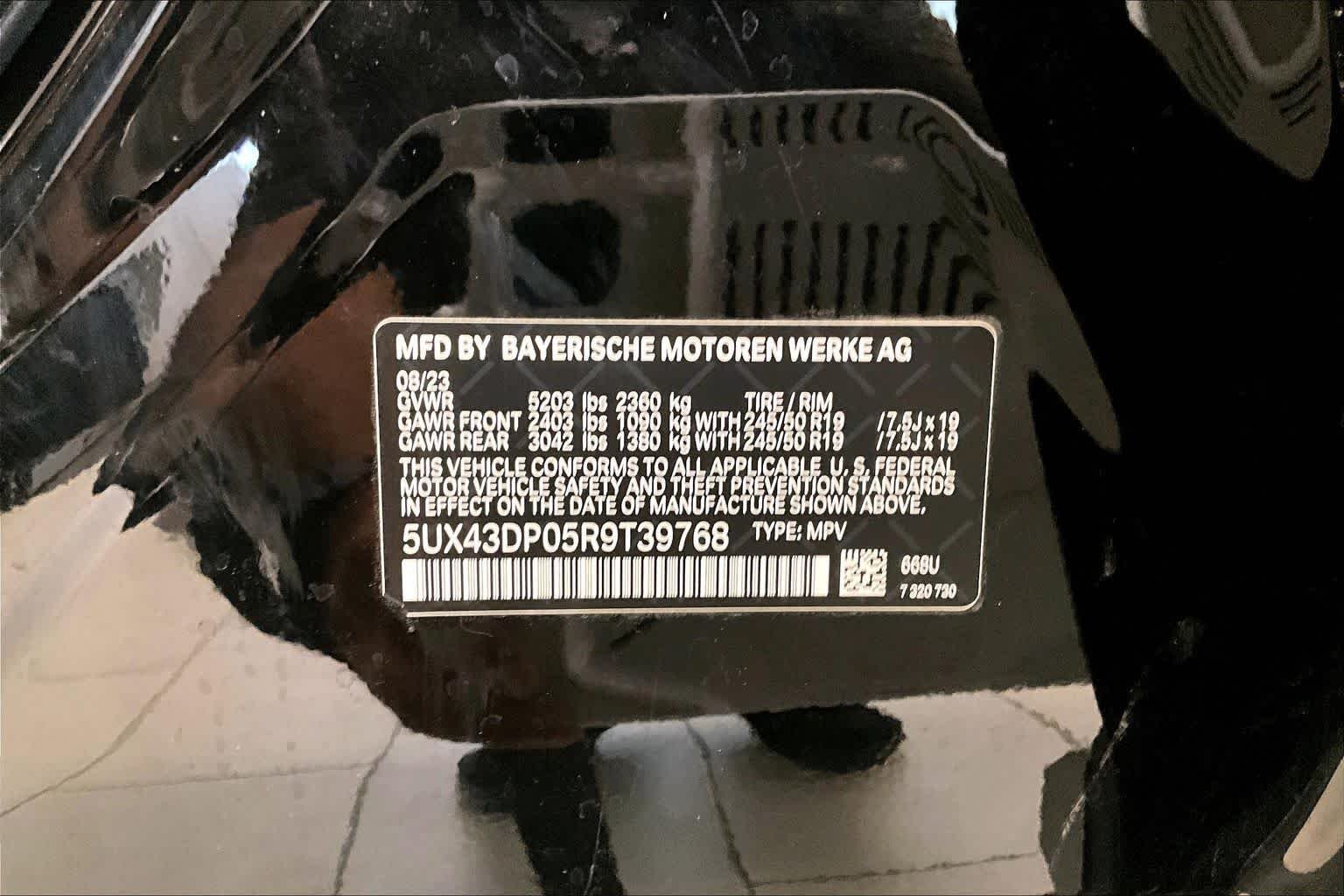 Used 2024 Jet Black BMW sDrive30i image 32