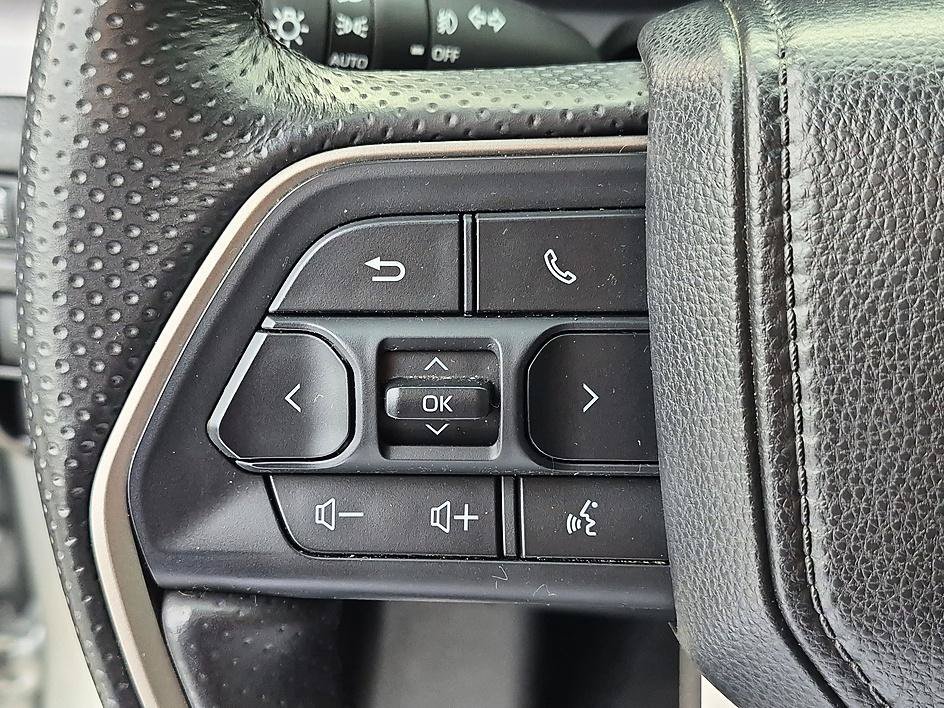 Used 2025 Cutting Edge Toyota SR5 image 17