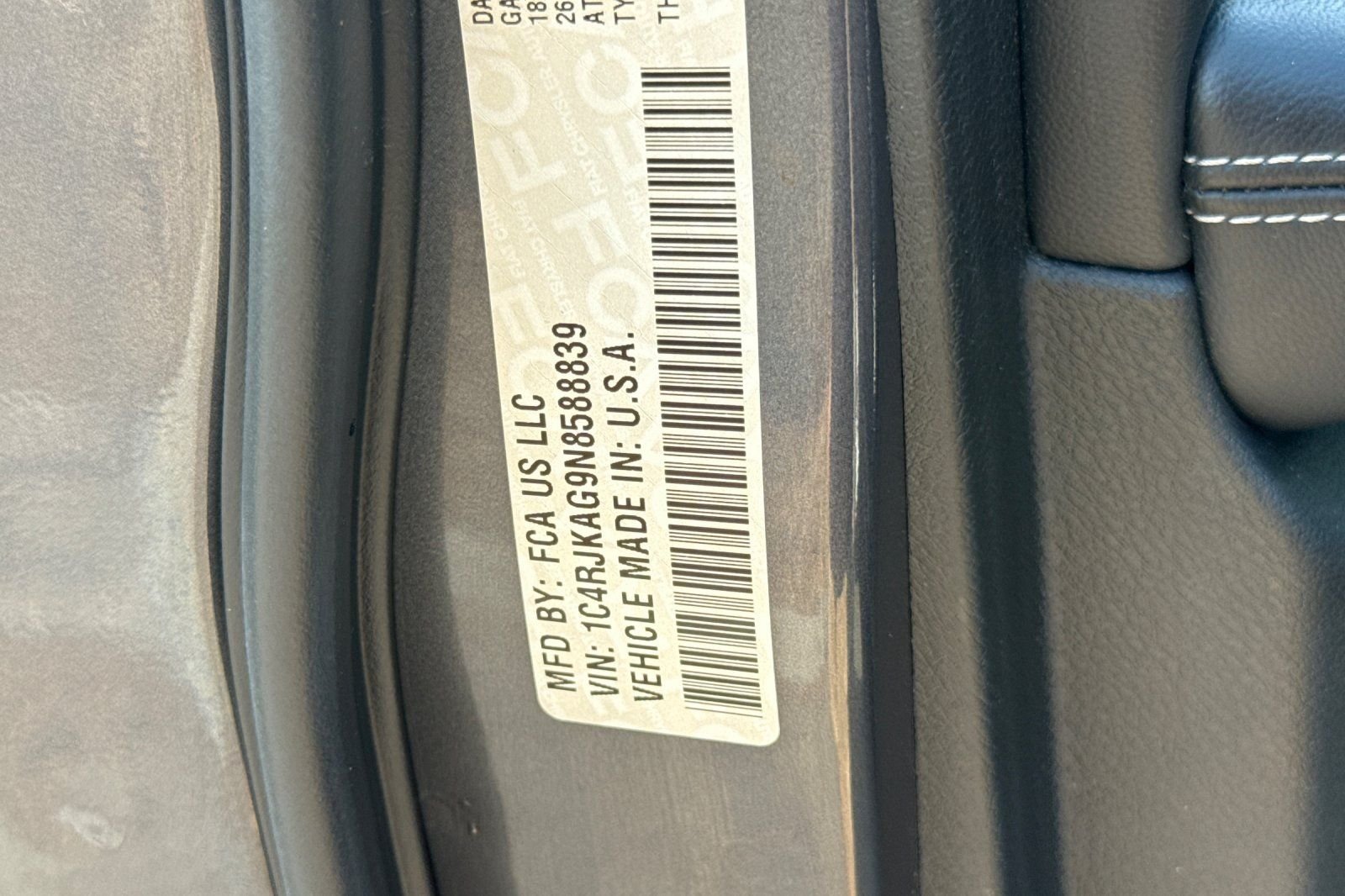 Used 2022 Gray Jeep Laredo image 28