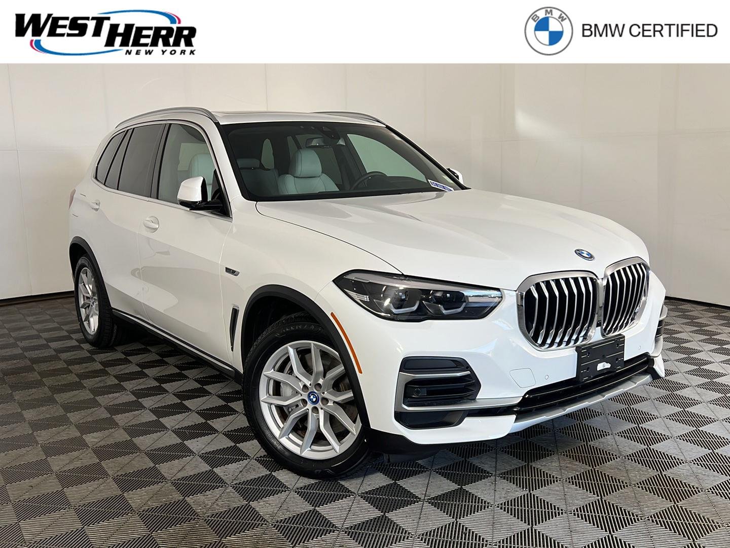 Certified Used 2023 Alpine White BMW xDrive45e image 1