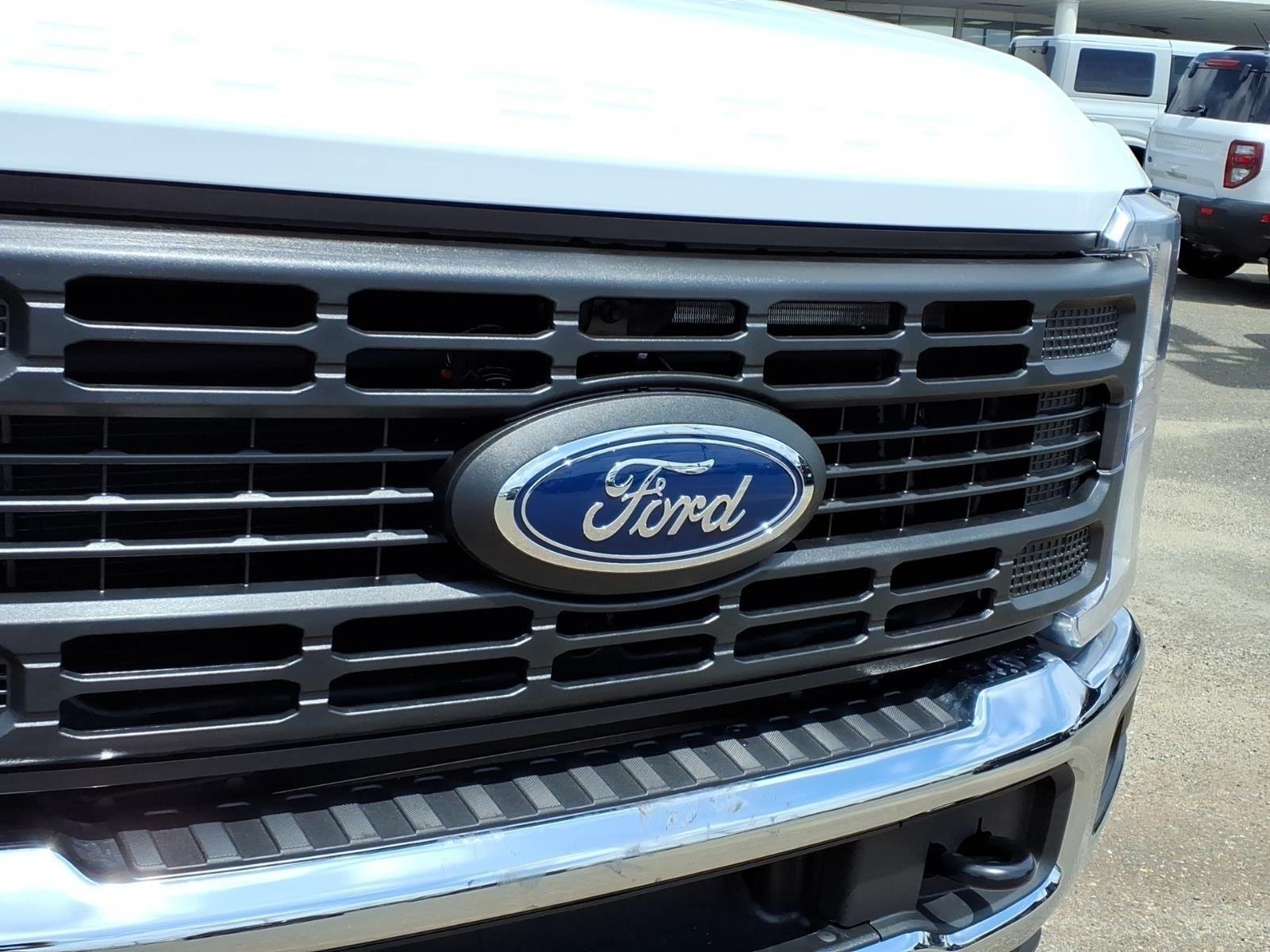 New 2026 Oxford White Ford F-350® XL image 14