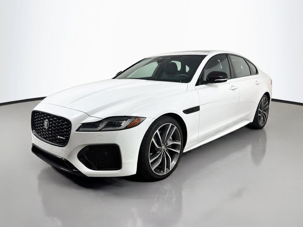 Used 2024 White Jaguar R-Dynamic SE image 1