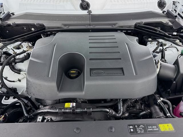 New 2026 Fuji White Land Rover X-Dynamic SE image 32
