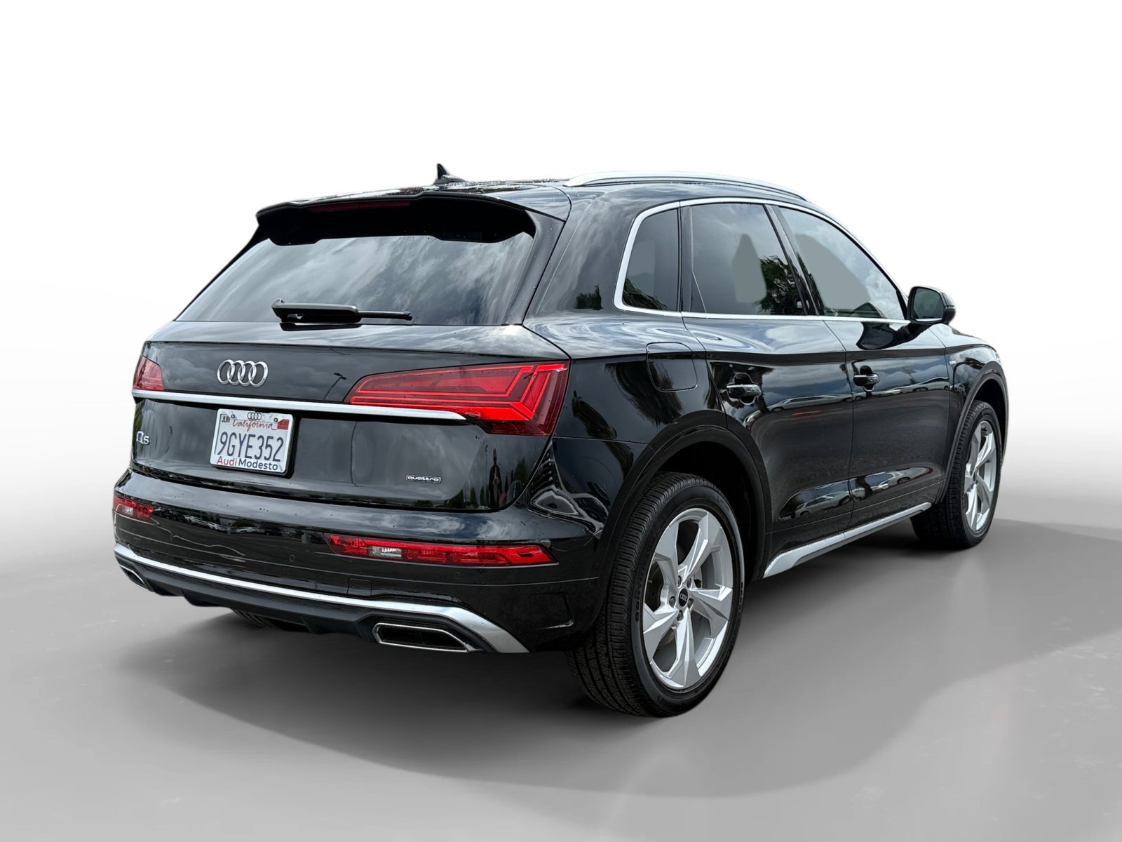 Used 2023 Black Metallic Audi 45 S line Premium image 5