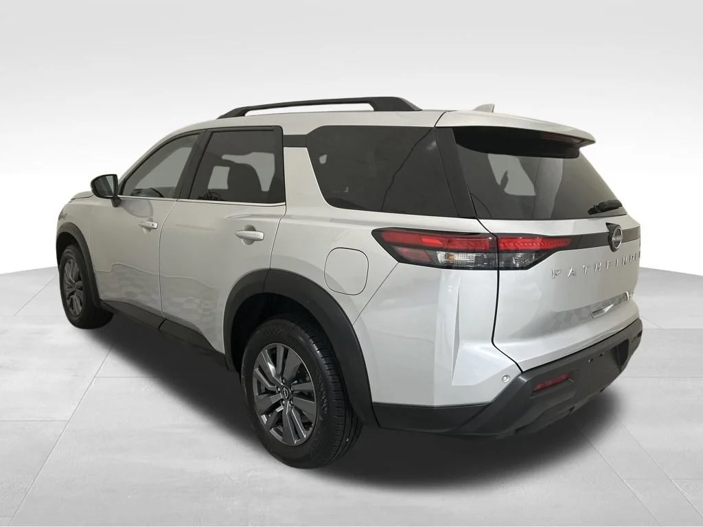 Used 2025 Silver Nissan SV image 7