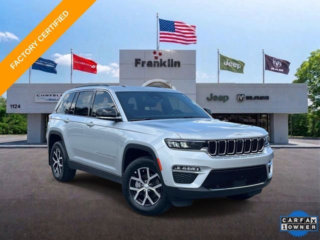 Used 2025 Silver Jeep Limited image 1