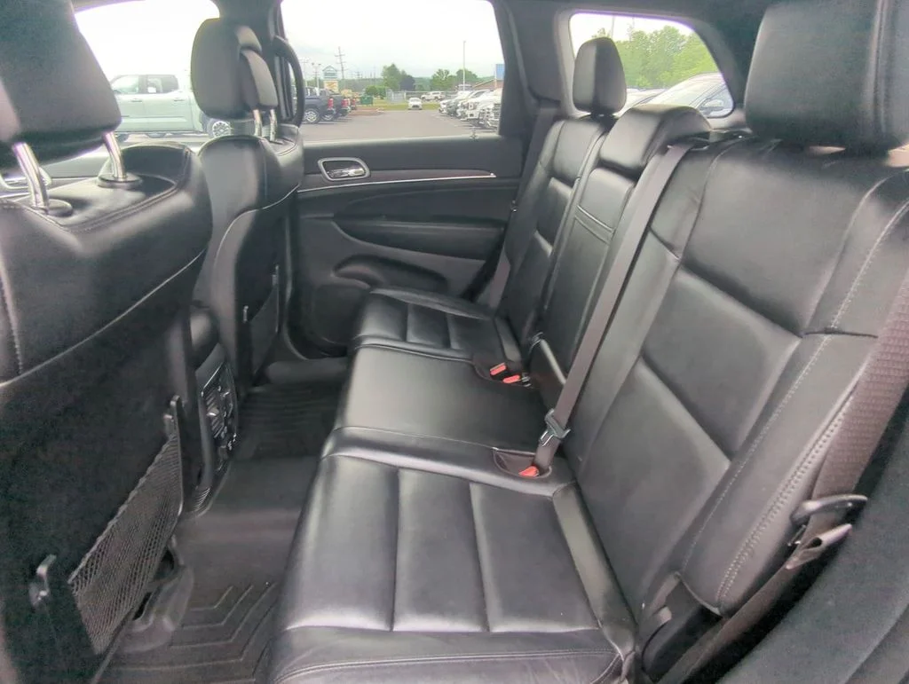 Used 2020 Gray Jeep Limited image 24