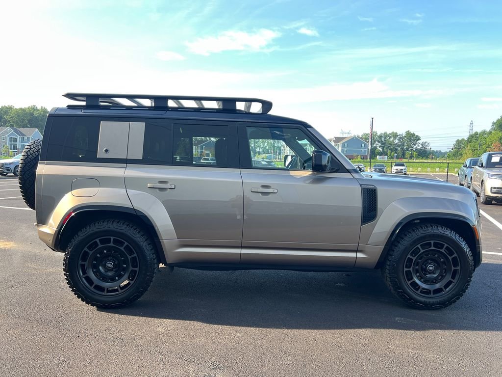 Used 2025 Brown Land Rover OCTA image 9