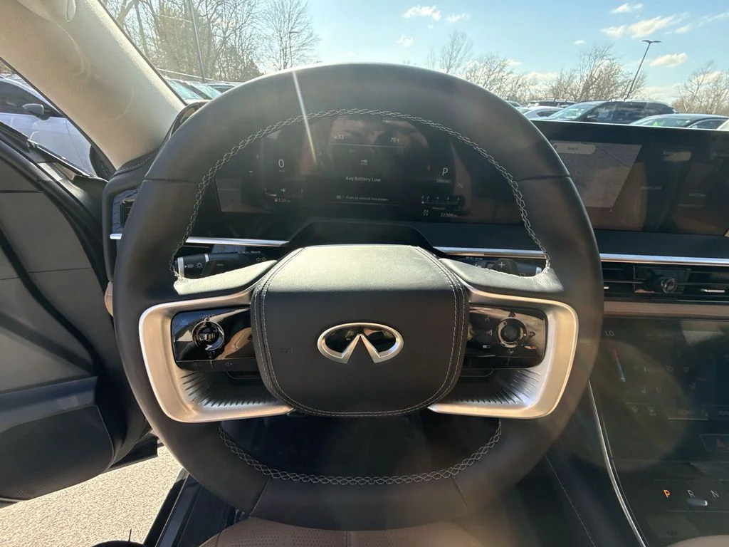 Used 2025 Silver INFINITI SENSORY image 14