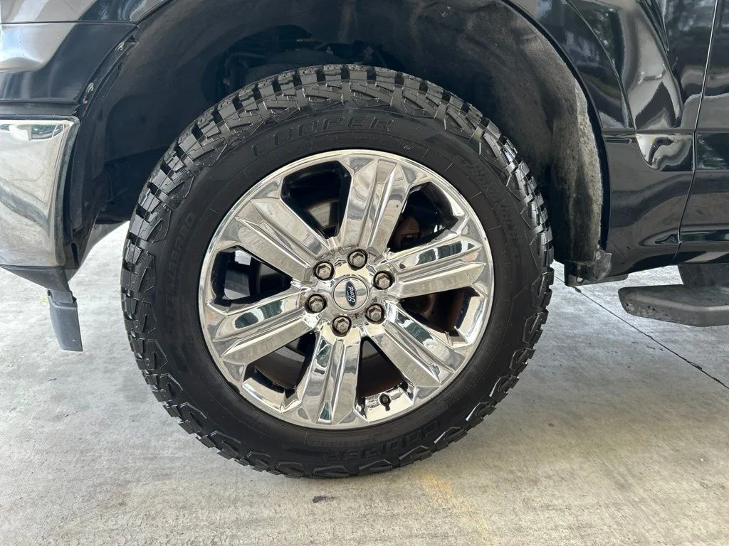 Used 2019 Black Ford XLT image 14