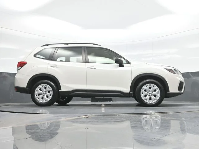 Used 2020 White Subaru Base image 20